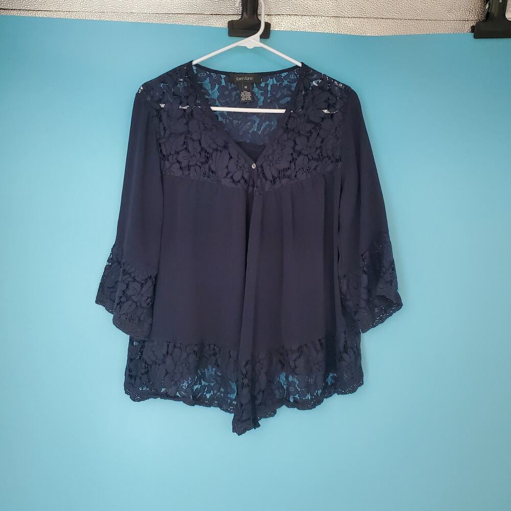 Karen Kane Blouse Size XS Navy Blue Lace Trim
